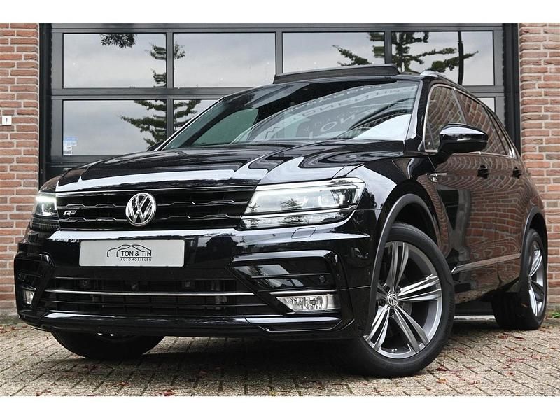Zwart Gebruikt 2016 VW Tiguan R-line SUV | € 27.750 (Iets duurder) - Afbeelding 1/4