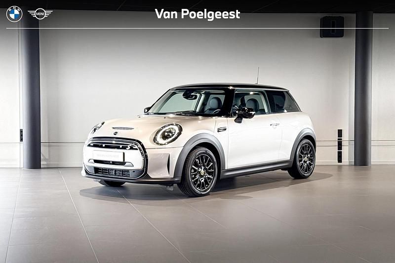 Melting silver iii Gebruikt 2023 Mini Cooper Classic Hatchback | € 21.900 (Eerlijke prijs) - Afbeelding 1/4