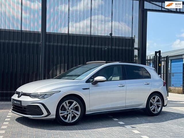 Zilver Gebruikt 2021 VW Golf VIII R-line Hatchback | € 25.990 (Eerlijke prijs) - Afbeelding 1/4