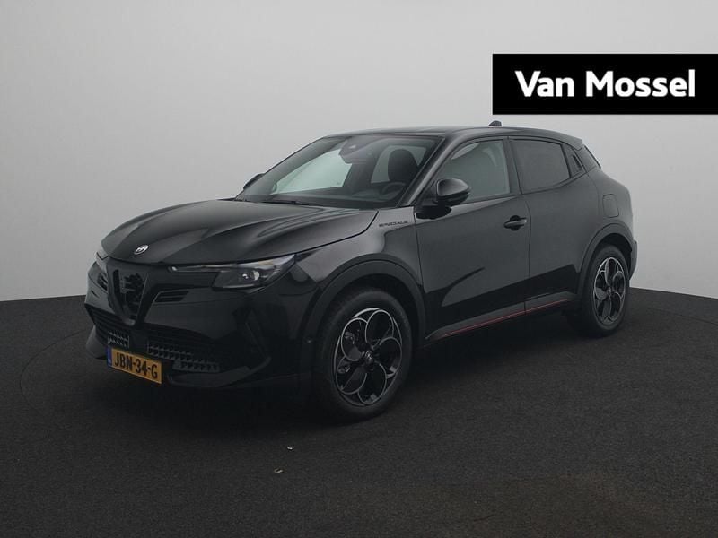 Zwart Gebruikt 2025 Alfa Romeo Junior Edizione Speciale SUV | € 38.900 (Eerlijke prijs) - Afbeelding 1/4