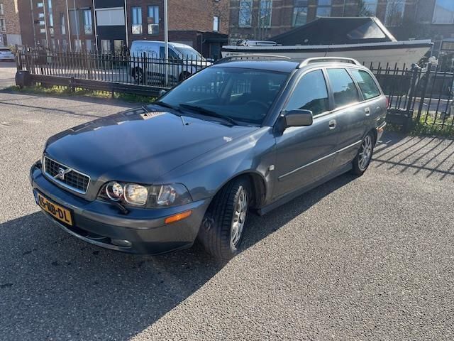 Grijs Gebruikt 2003 Volvo V40 Stationwagen | € 1.250 (Eerlijke prijs) - Afbeelding 1/4