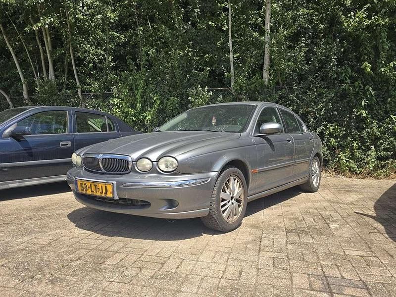 Grijs Gebruikt 2003 Jaguar X-type Executive Sedan | € 850 (Eerlijke prijs) - Afbeelding 1/4