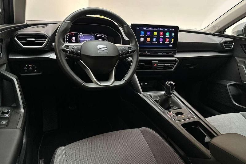 Occasion Seat Leon Business 110 PK (80 kW) 2024 Zilver Hatchback