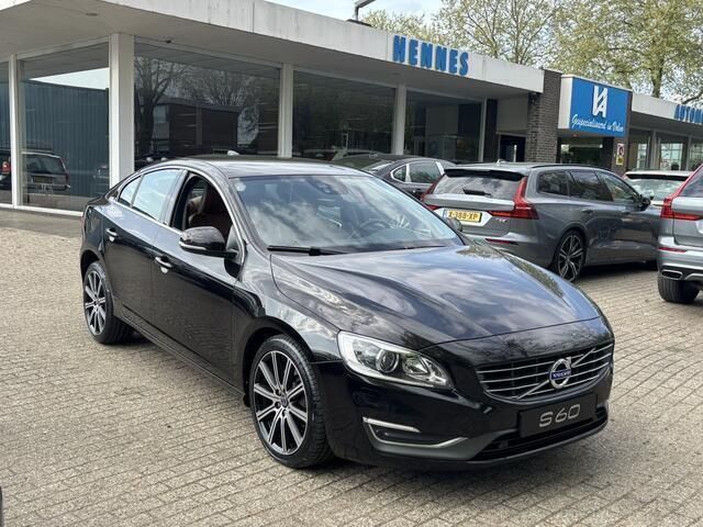 Zwart, metallic lak Gebruikt 2013 Volvo S60 Summum Sedan | € 16.900 - Afbeelding 1/4