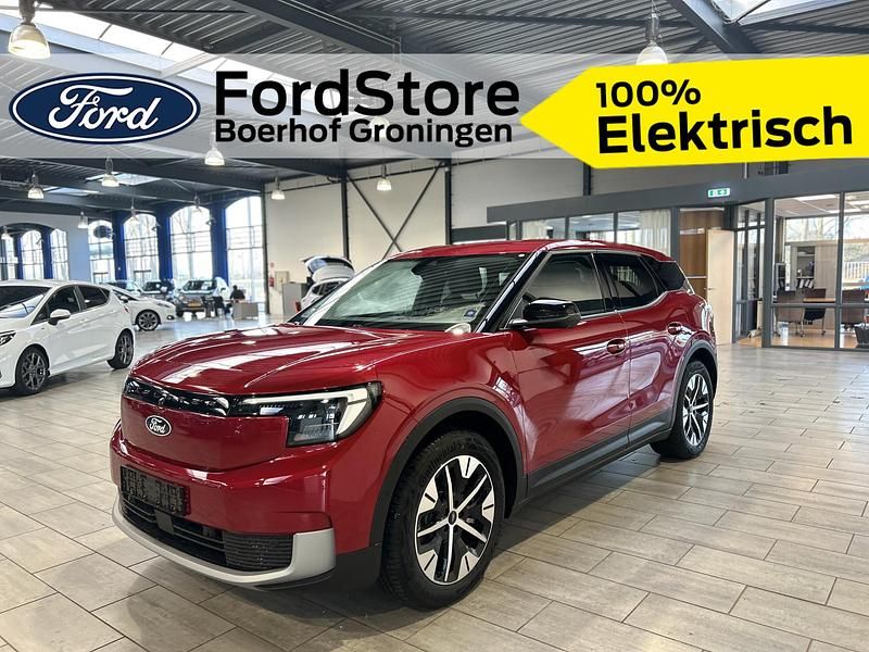 Rood (metallic) Occasion 2025 Ford Explorer Extended Range SUV | € 37.890 (Super prijs) - Afbeelding 1/4