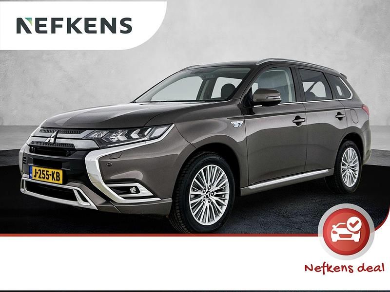 Bruin Occasion 2020 Mitsubishi Outlander Intense SUV | € 22.925 (Eerlijke prijs) - Afbeelding 1/3