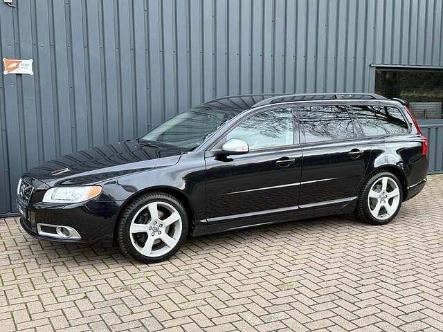 Zwart (metallic) Gebruikt 2011 Volvo V70 R-Design Stationwagen | € 15.495 (Iets duurder) - Afbeelding 1/4