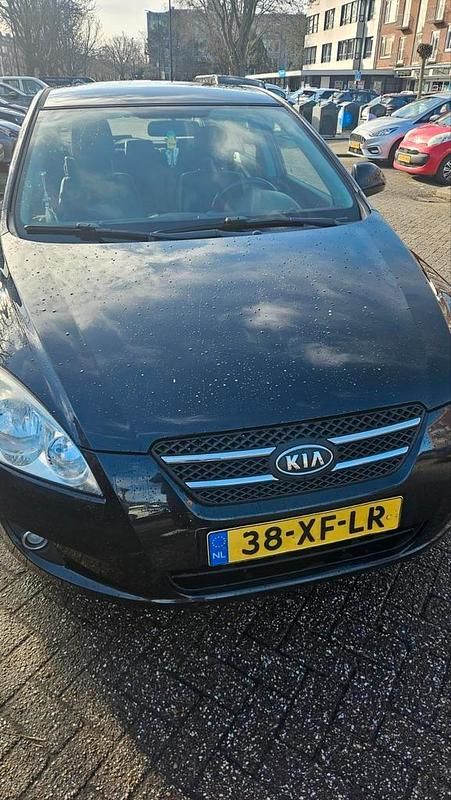 Occasion 2007 Kia Ceed LX Hatchback | € 1.800 (Duur) - Afbeelding 1/4