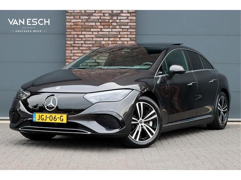 Grijs Gebruikt 2024 Mercedes EQE300 Luxury Sedan | € 47.500 (Super prijs) - Afbeelding 1/4