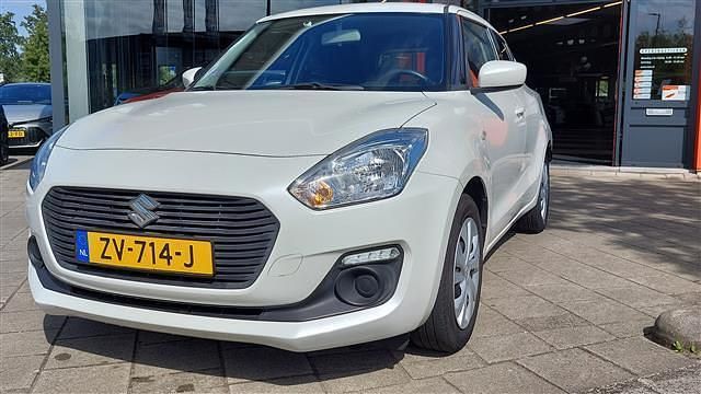Wit Gebruikt 2019 Suzuki Swift Comfort | € 12.999 (Eerlijke prijs) - Afbeelding 1/3