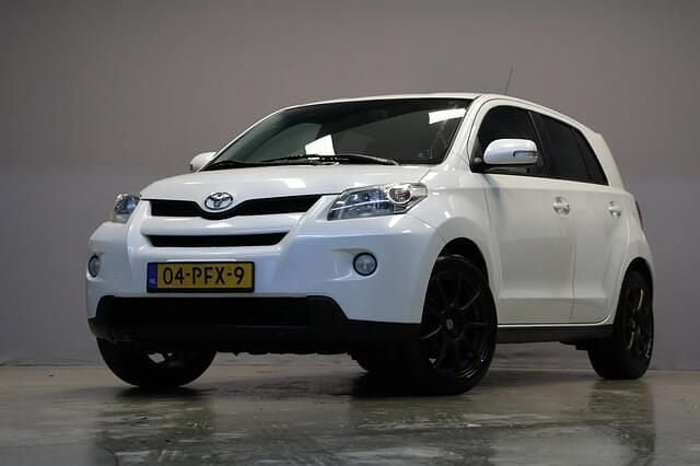 Wit Occasion 2011 Toyota Urban Cruiser Hatchback | € 7.495 (Eerlijke prijs) - Afbeelding 1/4