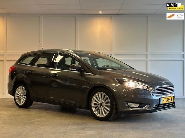 Grijs Gebruikt 2016 Ford Focus Titanium Stationwagen | € 8.450 (Goede deal) - Afbeelding 1/4