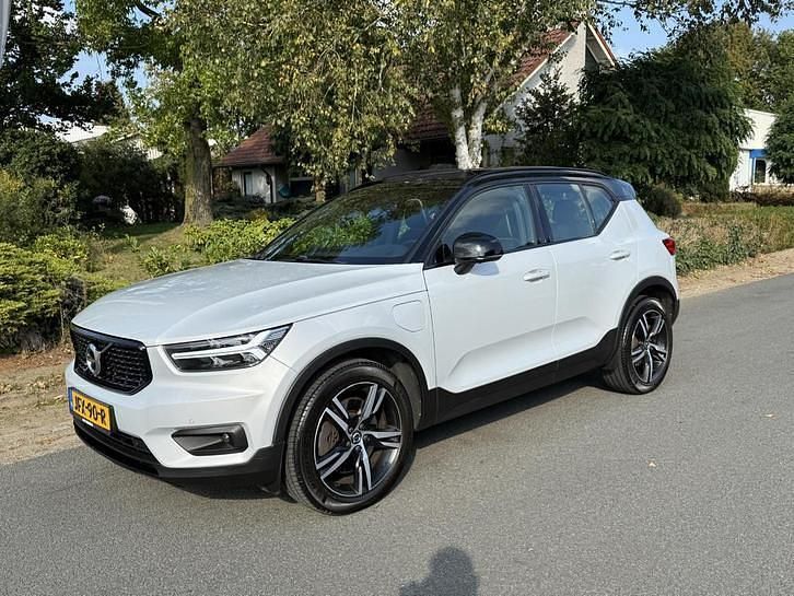 Gebruikt 2020 Volvo XC40 R-Design SUV | € 27.995 (Eerlijke prijs) - Afbeelding 1/4