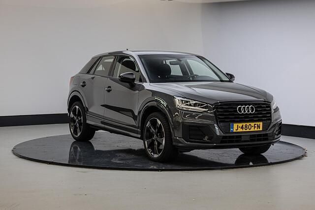 Grijs Gebruikt 2020 Audi Q2 Design SUV | € 19.950 (Eerlijke prijs) - Afbeelding 1/4