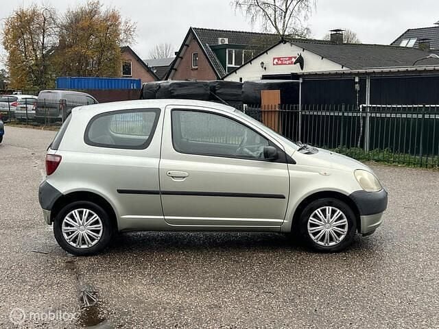 Occasion Toyota Yaris Terra 68 PK (50 kW) 2002 Groen Hatchback