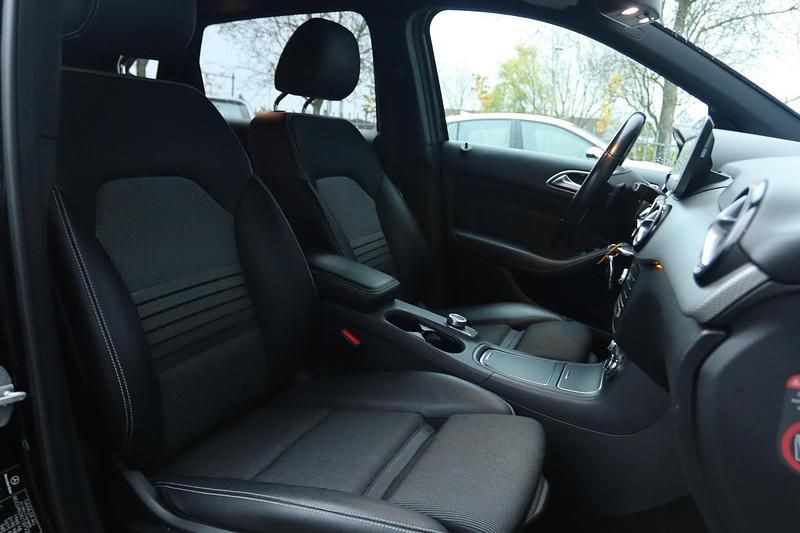Occasion Mercedes B180 Ambition 123 PK (90 kW) 2016 Zwart MPV