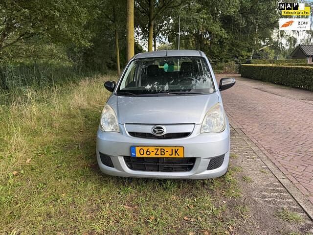 Grijs Gebruikt 2007 Daihatsu Cuore Hatchback | € 1.050 (Goede deal) - Afbeelding 1/4