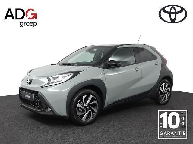 Groen Gebruikt 2025 Toyota Aygo X Pulse SUV | € 22.945 - Afbeelding 1/3