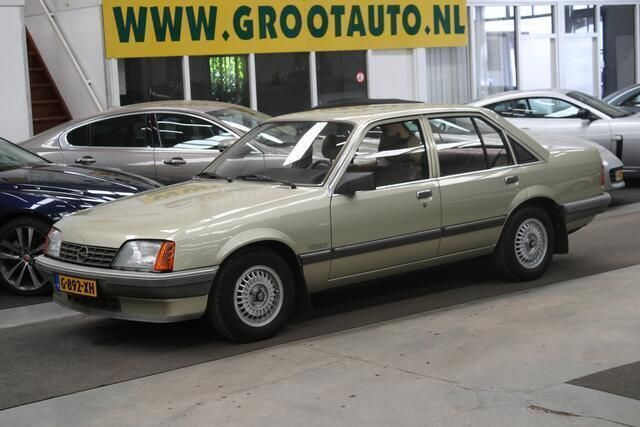 Groen Gebruikt 1986 Opel Rekord S Sedan | € 5.944 - Afbeelding 1/4