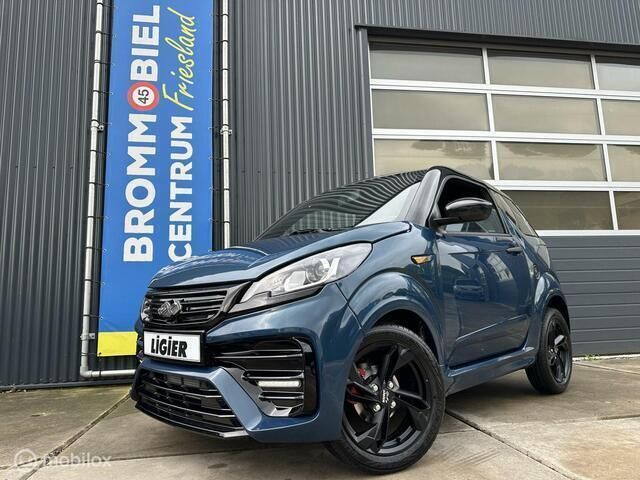 Occasion Ligier JS50 2024 Blauw Hatchback