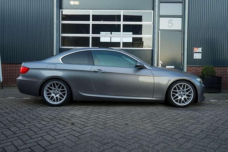 Occasion BMW 330 306 PK (225 kW) 2006 Grijs Coupé