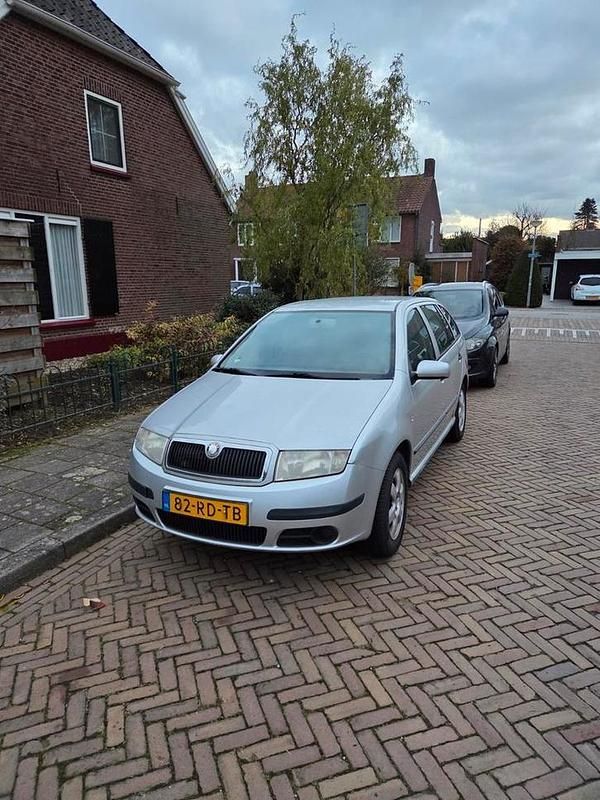 Occasion 2005 Skoda Fabia Stationwagen | € 1.395 (Iets duurder) - Afbeelding 1/4