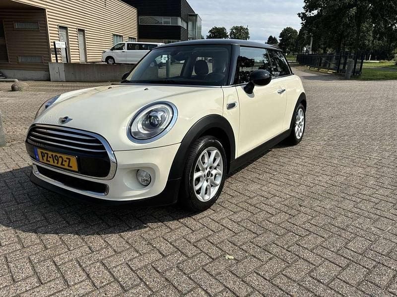 Wit Gebruikt 2016 Mini Cooper D Business Hatchback | € 8.945 - Afbeelding 1/4