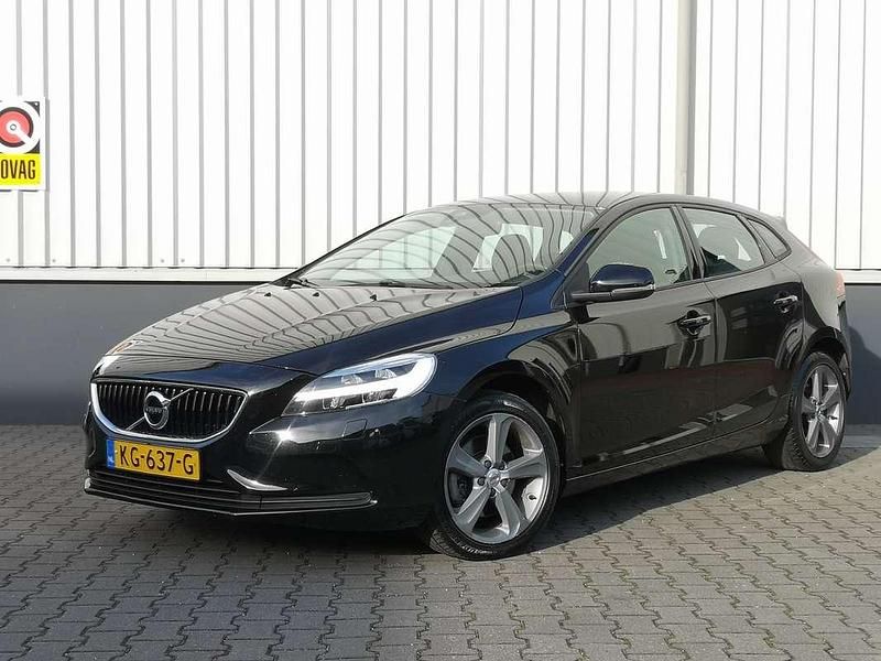 Zwart Gebruikt 2016 Volvo V40 Stationwagen | € 12.795 (Goede deal) - Afbeelding 1/4