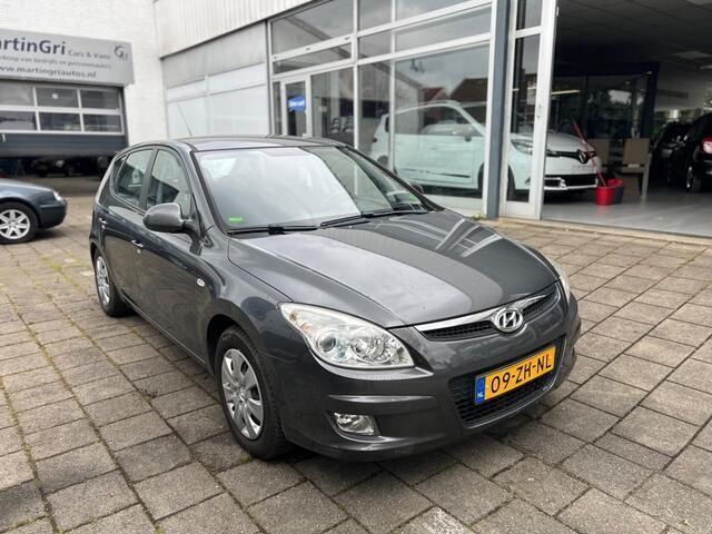 Grijs Gebruikt 2008 Hyundai i30 Dynamiq Hatchback | € 2.150 (Eerlijke prijs) - Afbeelding 1/4