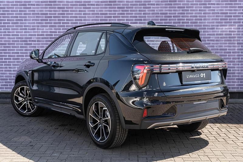 Nieuw Lynk & Co 01 2025 Zwart SUV