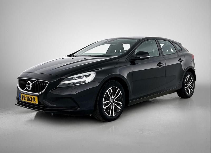 Zwart Gebruikt 2017 Volvo V40 Stationwagen | € 16.940 (Goede deal) - Afbeelding 1/4