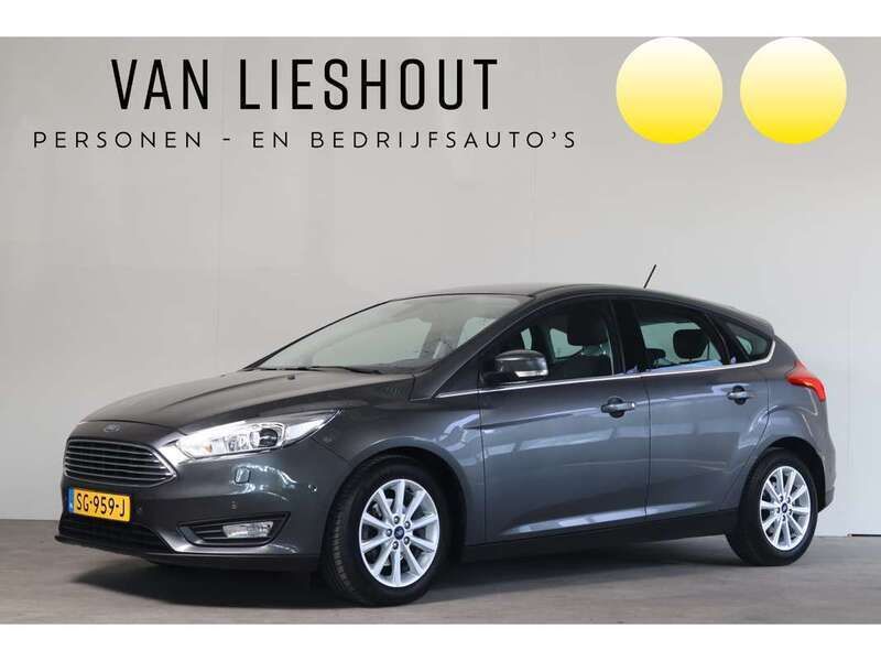 Grijs Gebruikt 2018 Ford Focus Titanium Hatchback | € 10.700 (Goede deal) - Afbeelding 1/4