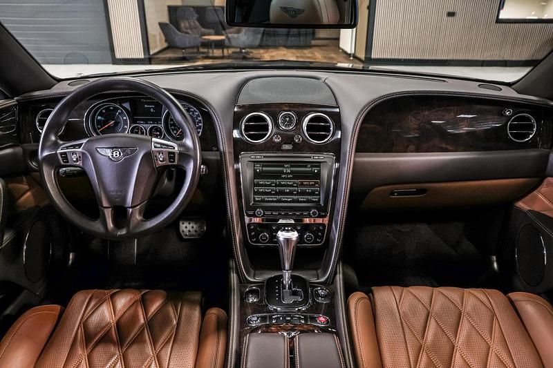 Occasion Bentley Flying Spur 508 PK (373 kW) 2016 Zwart metallic Sedan