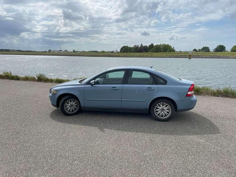 Blauw Gebruikt 2004 Volvo S40 Momentum Sedan | € 3.250 (Iets duurder) - Afbeelding 1/4