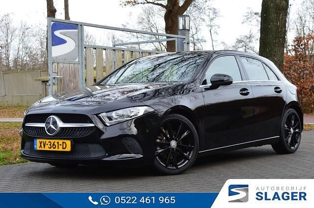 Zwart Occasion 2019 Mercedes A160 Advantage Hatchback | € 17.950 (Eerlijke prijs) - Afbeelding 1/4