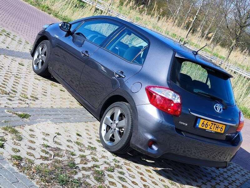 Gebruikt 2013 Toyota Auris Hybrid Life Hatchback | € 11.800 (Eerlijke prijs) - Afbeelding 1/4