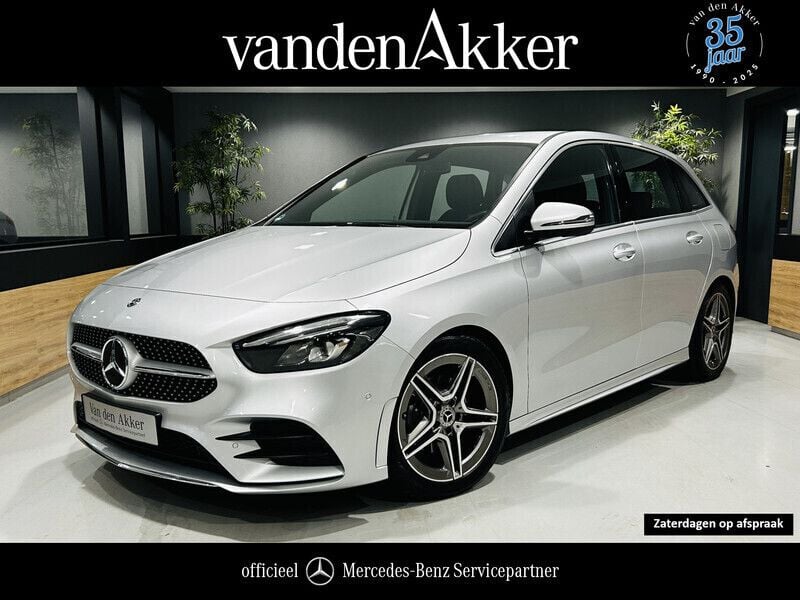Grijs Gebruikt 2019 Mercedes B180 AMG MPV | € 23.850 (Eerlijke prijs) - Afbeelding 1/4