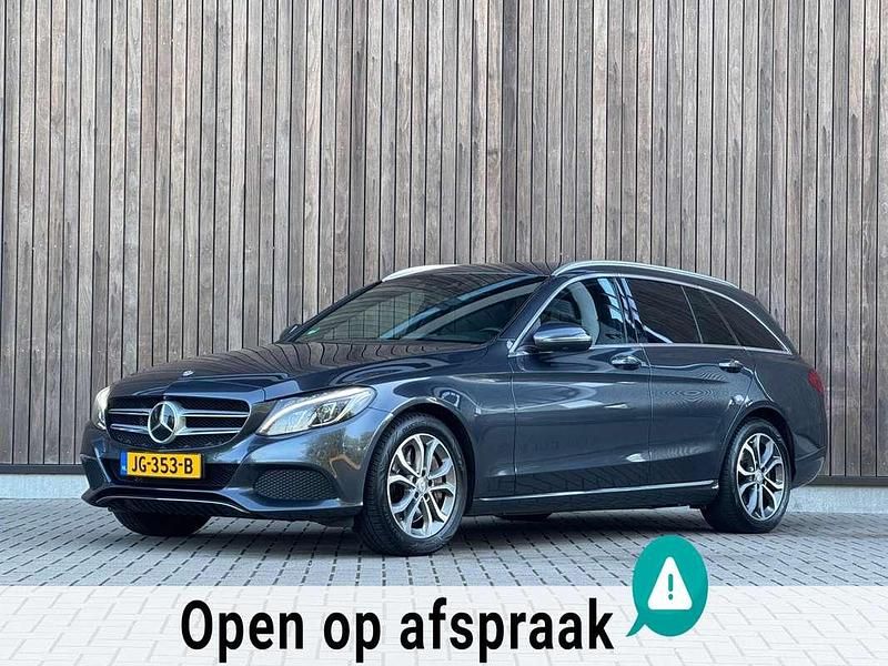 Grijs Gebruikt 2016 Mercedes C350e Edition Stationwagen | € 14.950 (Eerlijke prijs) - Afbeelding 1/4