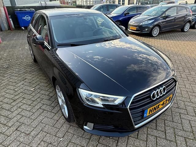Occasion Audi A3 Sportback Design 116 PK (85 kW) 2017 Zwart (metallic) Hatchback