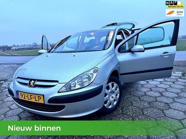 Grijs Occasion 2002 Peugeot 307 Hatchback | € 1.750 (Eerlijke prijs) - Afbeelding 1/4