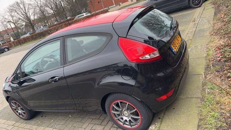 Zwart Gebruikt 2010 Ford Fiesta Limited Hatchback | € 1.200 (Super prijs) - Afbeelding 1/4