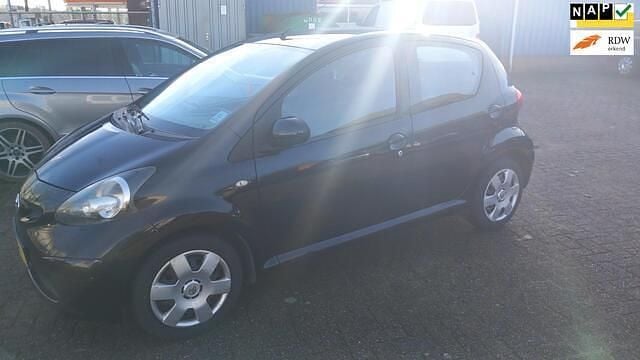 Occasion Toyota Aygo 68 PK (50 kW) 2008 Zwart Hatchback