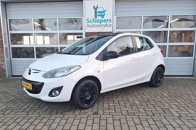 Wit Gebruikt 2012 Mazda 2 Hatchback | € 5.950 (Eerlijke prijs) - Afbeelding 1/4