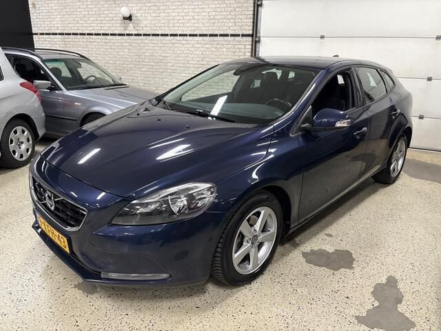 Blauw Gebruikt 2013 Volvo V40 Kinetic Stationwagen | € 5.750 (Eerlijke prijs) - Afbeelding 1/4