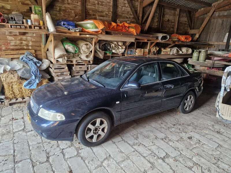 Blauw Gebruikt 2000 Audi A4 Sedan | € 500 (Super prijs) - Afbeelding 1/4