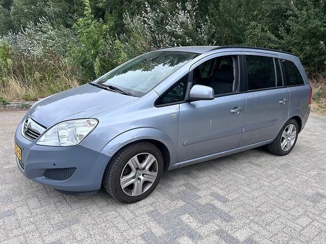 Grijs Gebruikt 2010 Opel Zafira Essentia MPV | € 2.900 (Eerlijke prijs) - Afbeelding 1/4