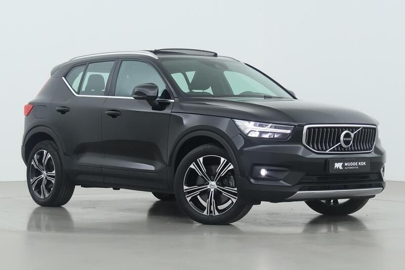 Zwart Gebruikt 2020 Volvo XC40 Inscription SUV | € 35.800 (Eerlijke prijs) - Afbeelding 1/1
