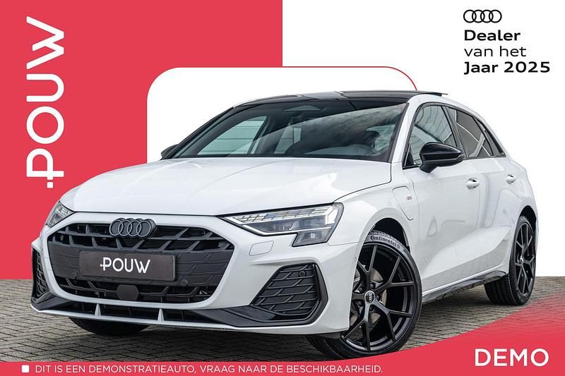 Wit Gebruikt 2025 Audi A3 Sportback e-tron S-Line Hatchback | € 54.750 - Afbeelding 1/4
