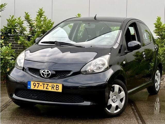 Zwart Gebruikt 2007 Toyota Aygo Hatchback | € 2.950 (Eerlijke prijs) - Afbeelding 1/4