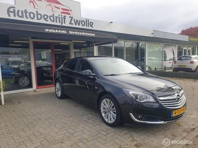 Zwart Gebruikt 2014 Opel Insignia Business Hatchback | € 8.450 (Eerlijke prijs) - Afbeelding 1/4